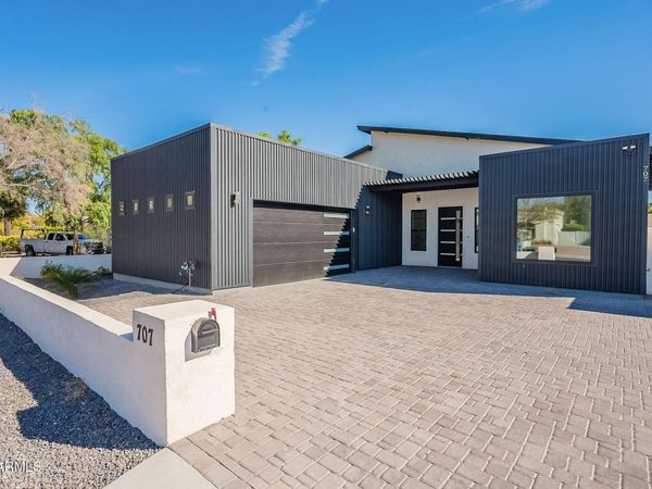 707 E OCOTILLO Road, Phoenix, AZ 85014