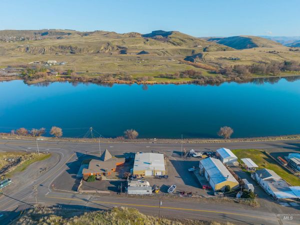 3010 Riverside Dr., Clarkston, WA 99403