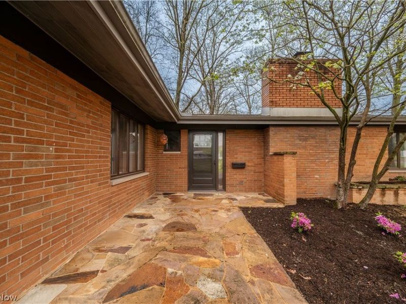 1019 Park Circle, Girard, OH 44420 Photo 2