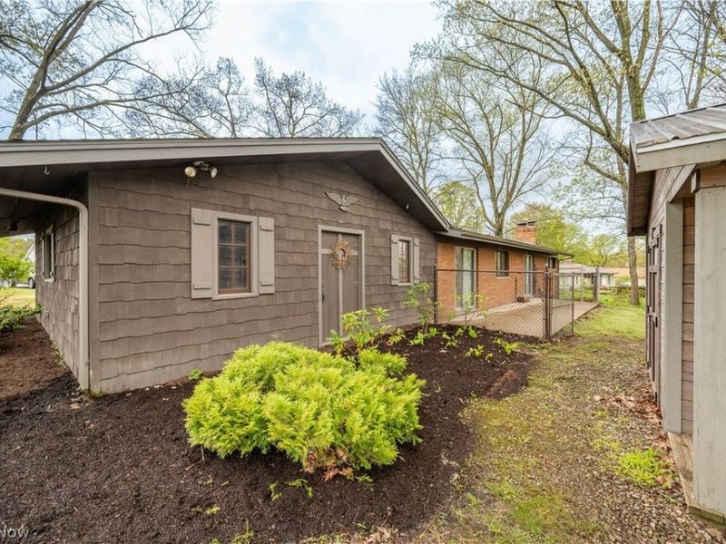 1019 Park Circle, Girard, OH 44420 Photo 5