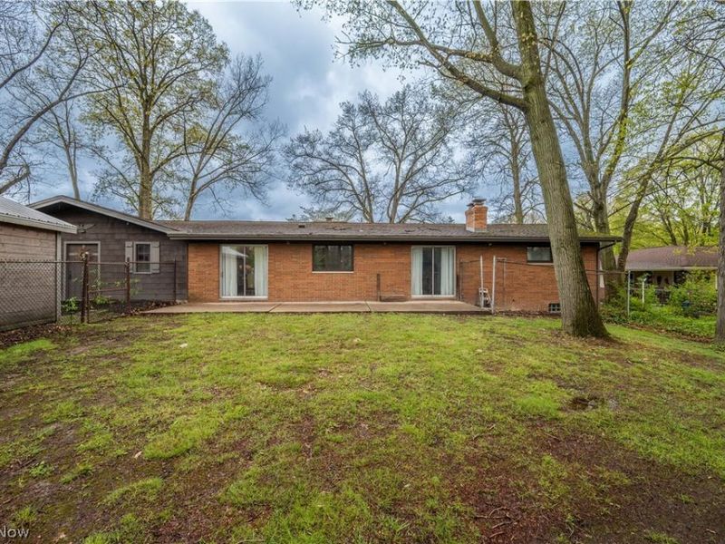 1019 Park Circle, Girard, OH 44420 Photo 8