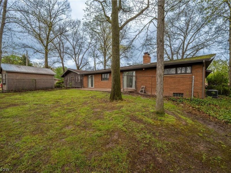 1019 Park Circle, Girard, OH 44420 Photo 9