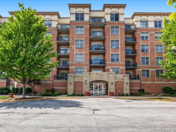 9530 Cook Avenue , Unit 411, Oak Lawn, IL 60453