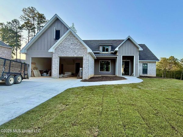 124 Brookhollow , Hattiesburg, MS 39402