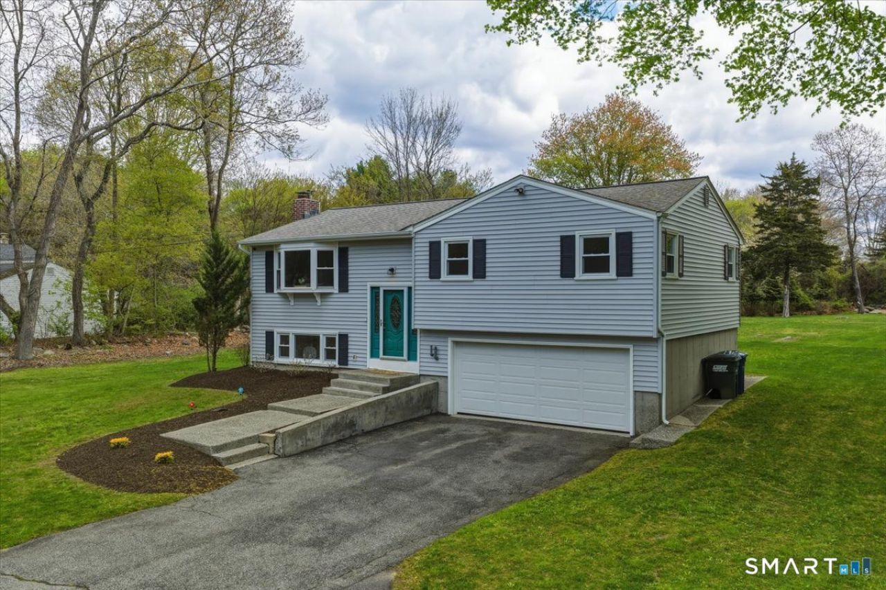 946 Shewville, Ledyard, CT 06339 Main Photo