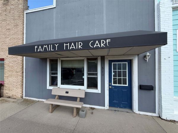 310 Main St , Dysart, IA 52224