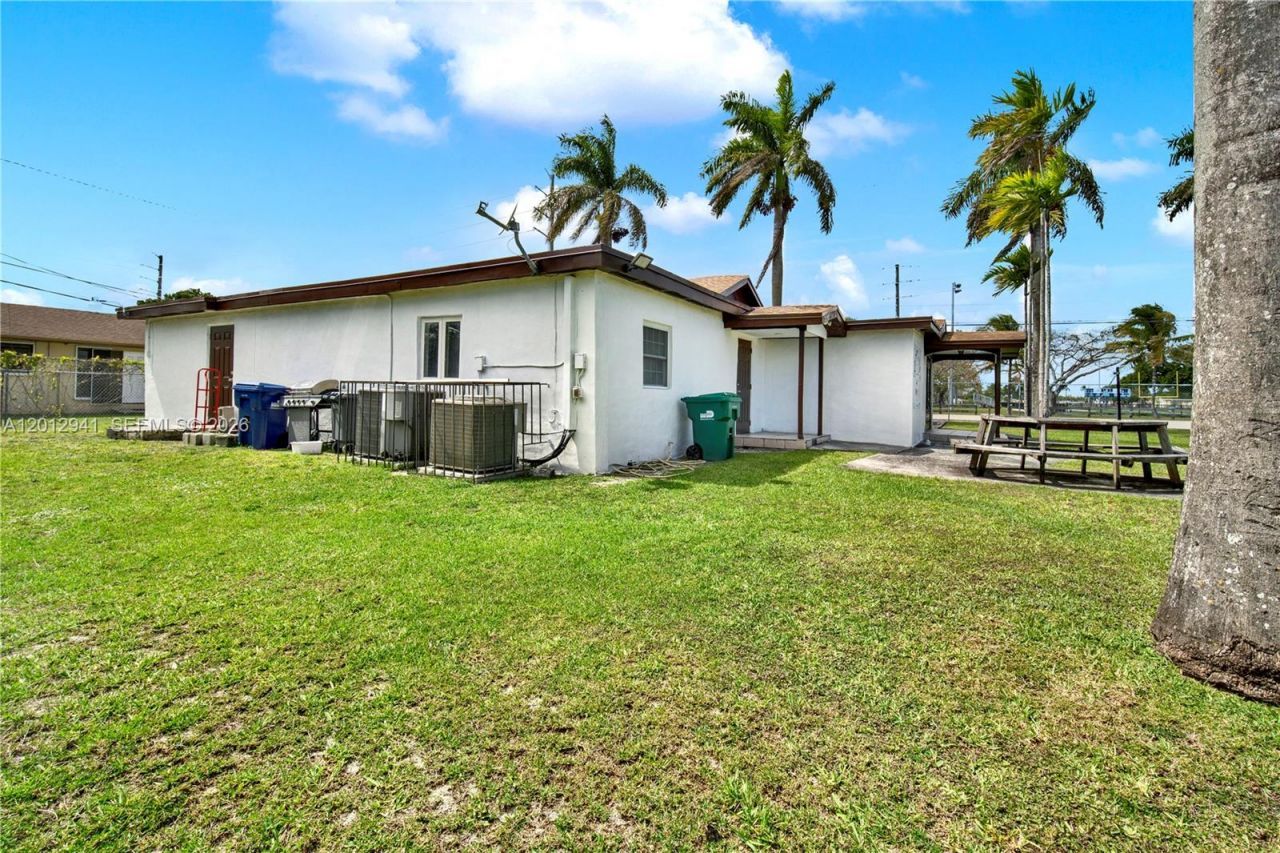 11500 SW 220th St, Miami, FL 33170 Photo