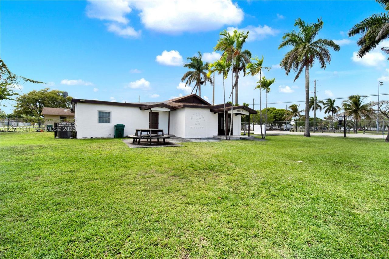 11500 SW 220th St, Miami, FL 33170 Photo