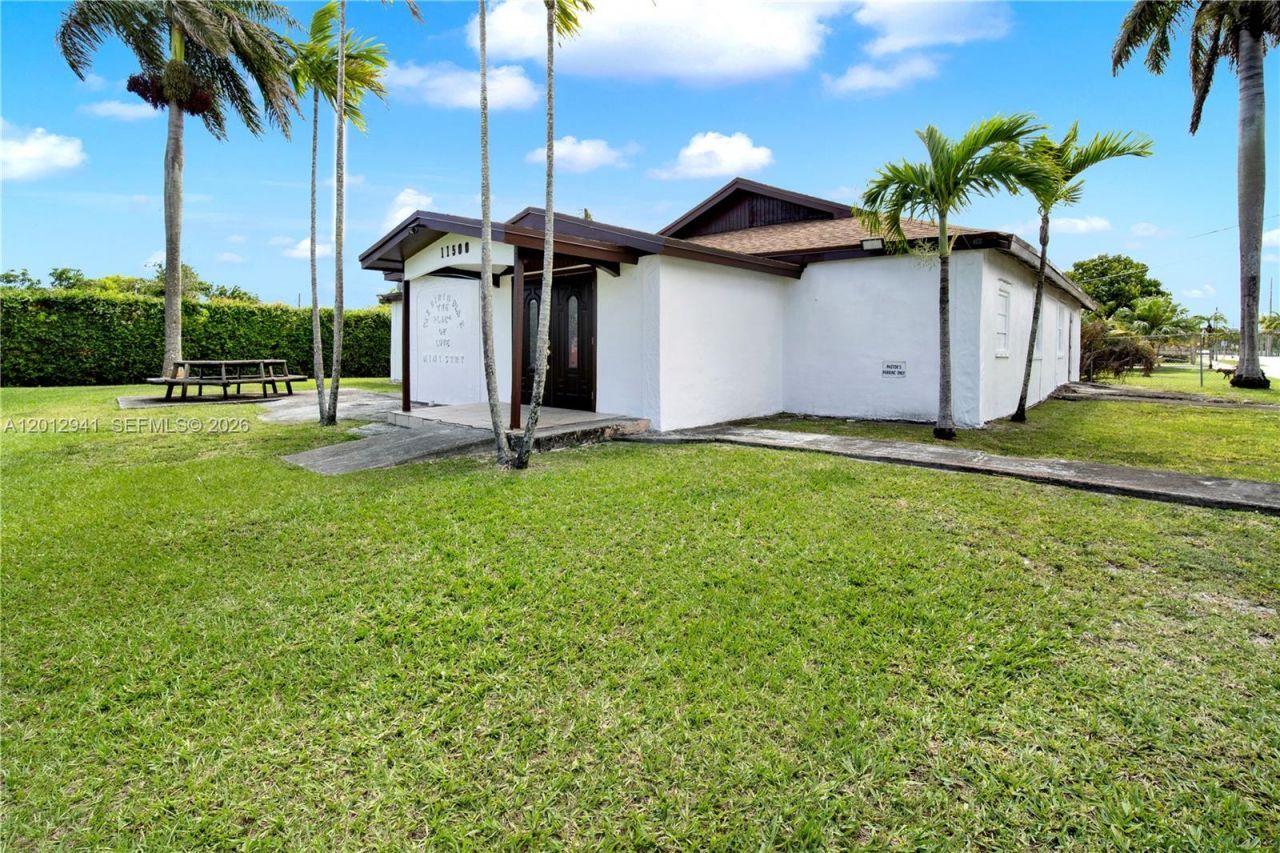 11500 SW 220th St, Miami, FL 33170 Photo