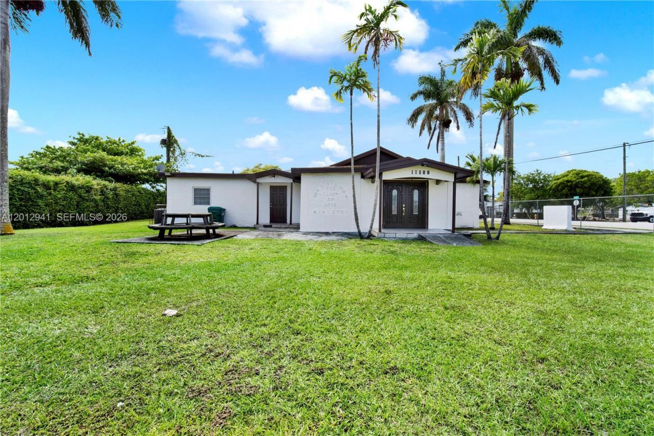11500 SW 220th St, Miami, FL 33170 Photo