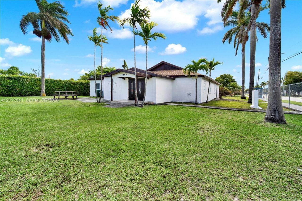 11500 SW 220th St, Miami, FL 33170 Photo