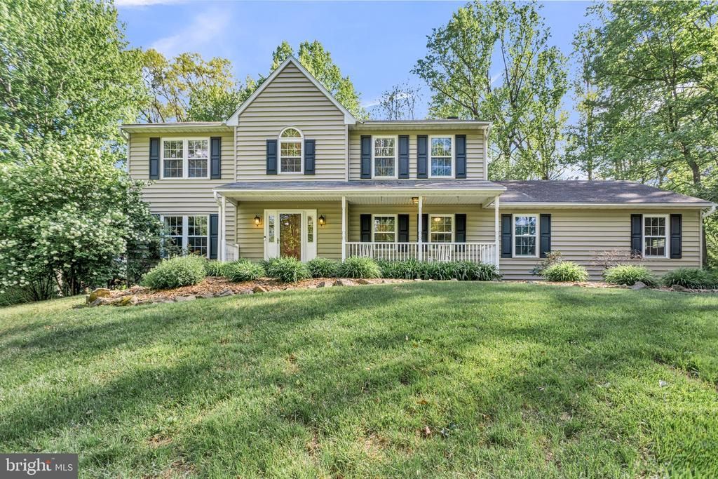 10 BRIGHT SUMMER WAY , GLENMOORE, PA 19343