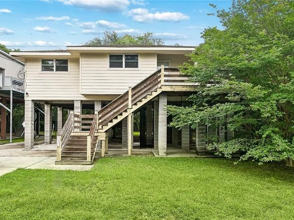 1901 EAGLE Street , St Bernard, LA 70085