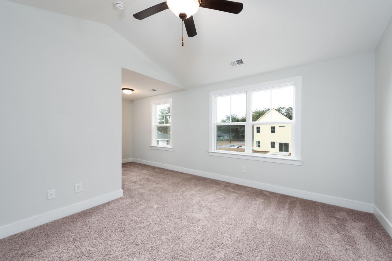 831 Jordan Street Photo 15