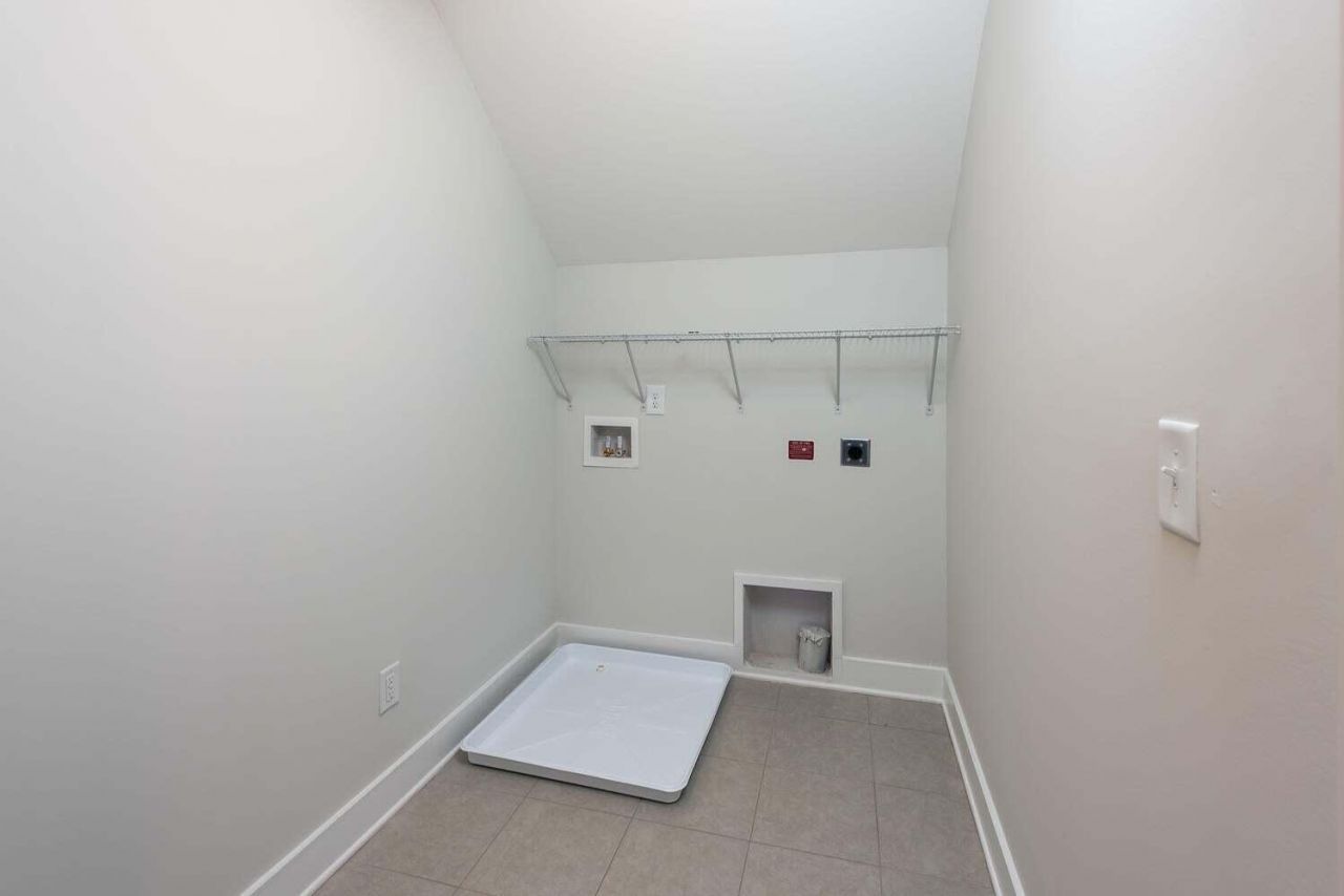 831 Jordan Street Photo 18
