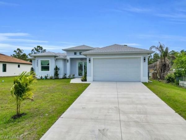3005 52nd ST W, LEHIGH ACRES, FL 33971