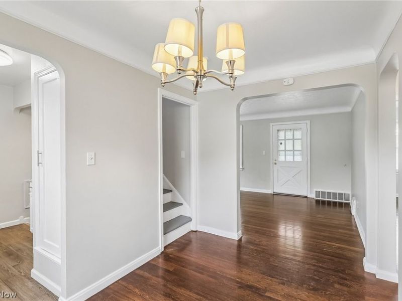 599 E 250th Street, Euclid, OH 44132 Photo 12