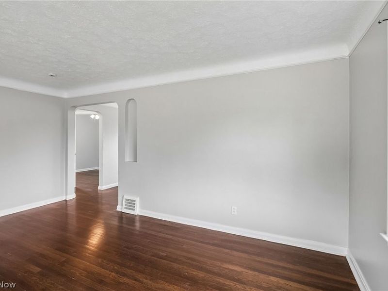 599 E 250th Street, Euclid, OH 44132 Photo 14