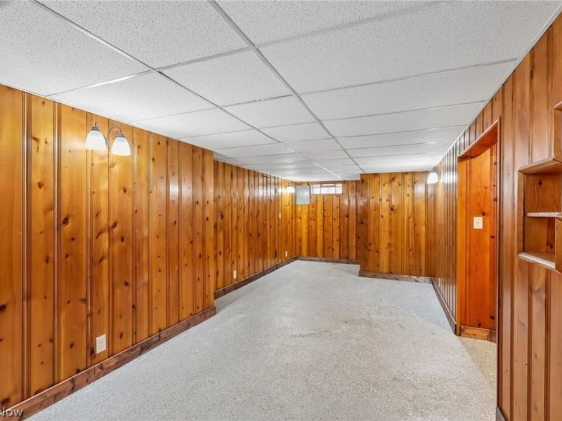 599 E 250th Street, Euclid, OH 44132 Photo 38