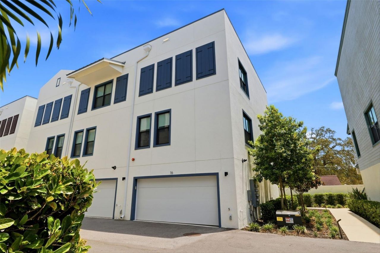 946 Highland Avenue, Unit 16, Dunedin, FL 34698 Main Photo