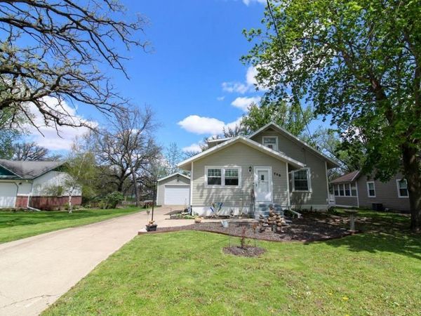 708 17th Avenue, Eldora, IA 50627
