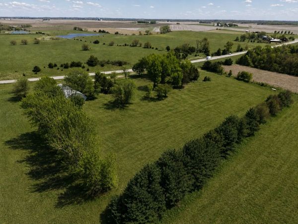 5515 24th Ave Dr , Vinton, IA 52349