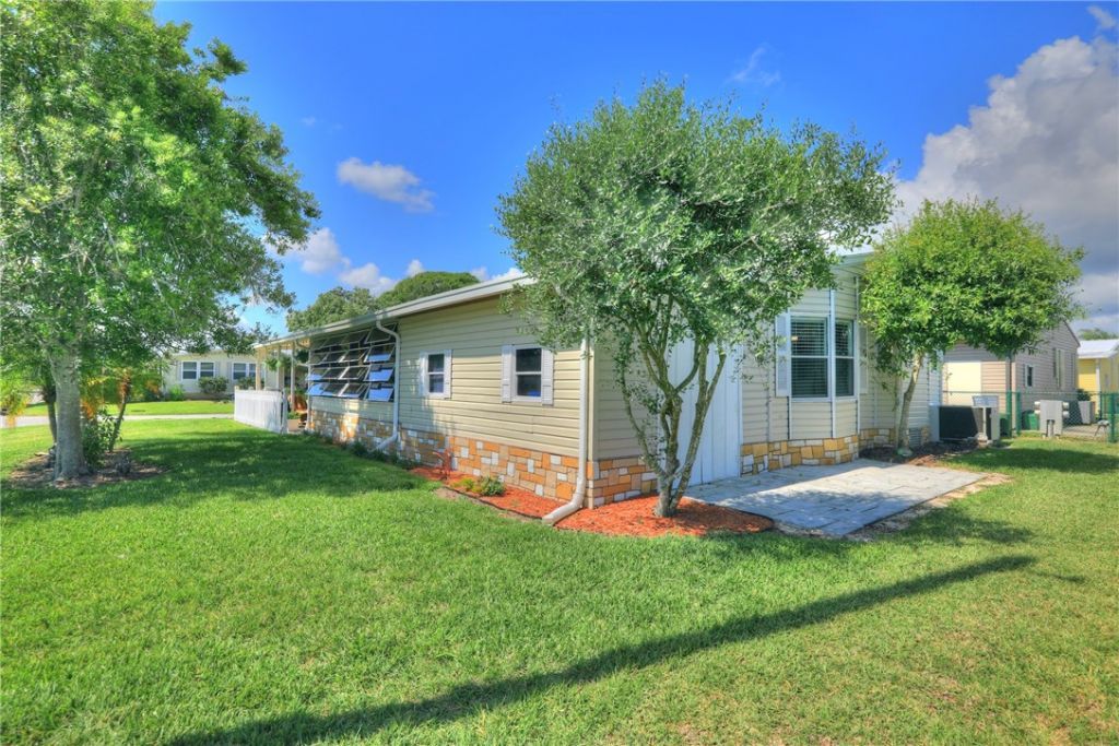 600 Dolphin Circle, Barefoot Bay, FL 32976 Photo