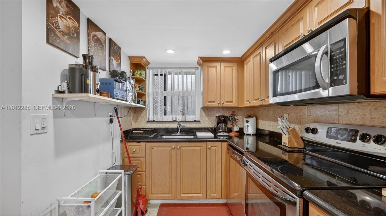 200 NW 87th Ave, Unit J217, Miami, FL 33172 Photo