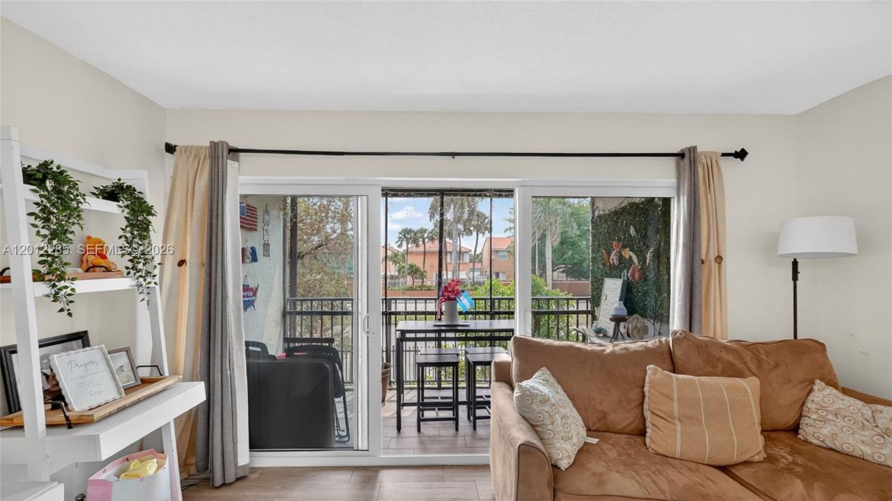 200 NW 87th Ave, Unit J217, Miami, FL 33172 Photo