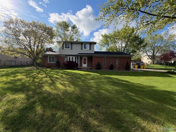 9739 Waterway Drive N, Grosse Ile Twp, MI 48138
