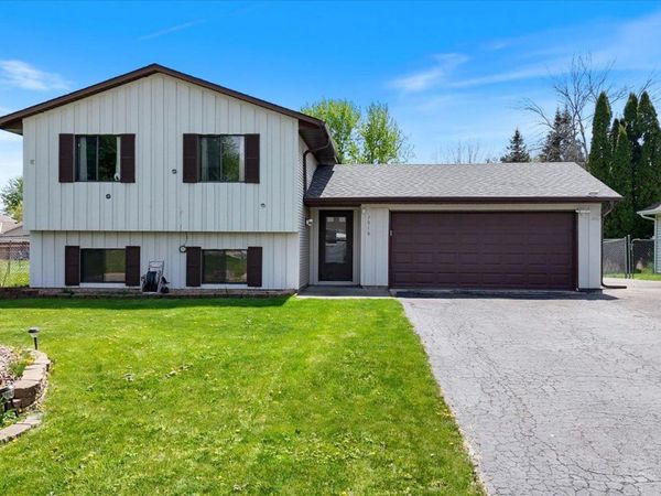 7916 Hallmark Way, Apple Valley, MN 55124