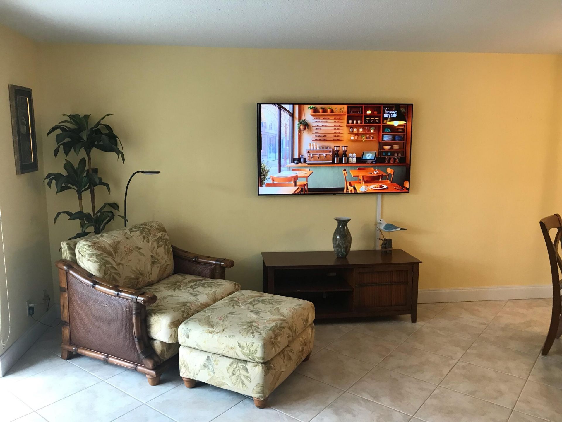200 NE 14th Avenue, Unit Apt 222, Hallandale Beach, FL 33009 Photo