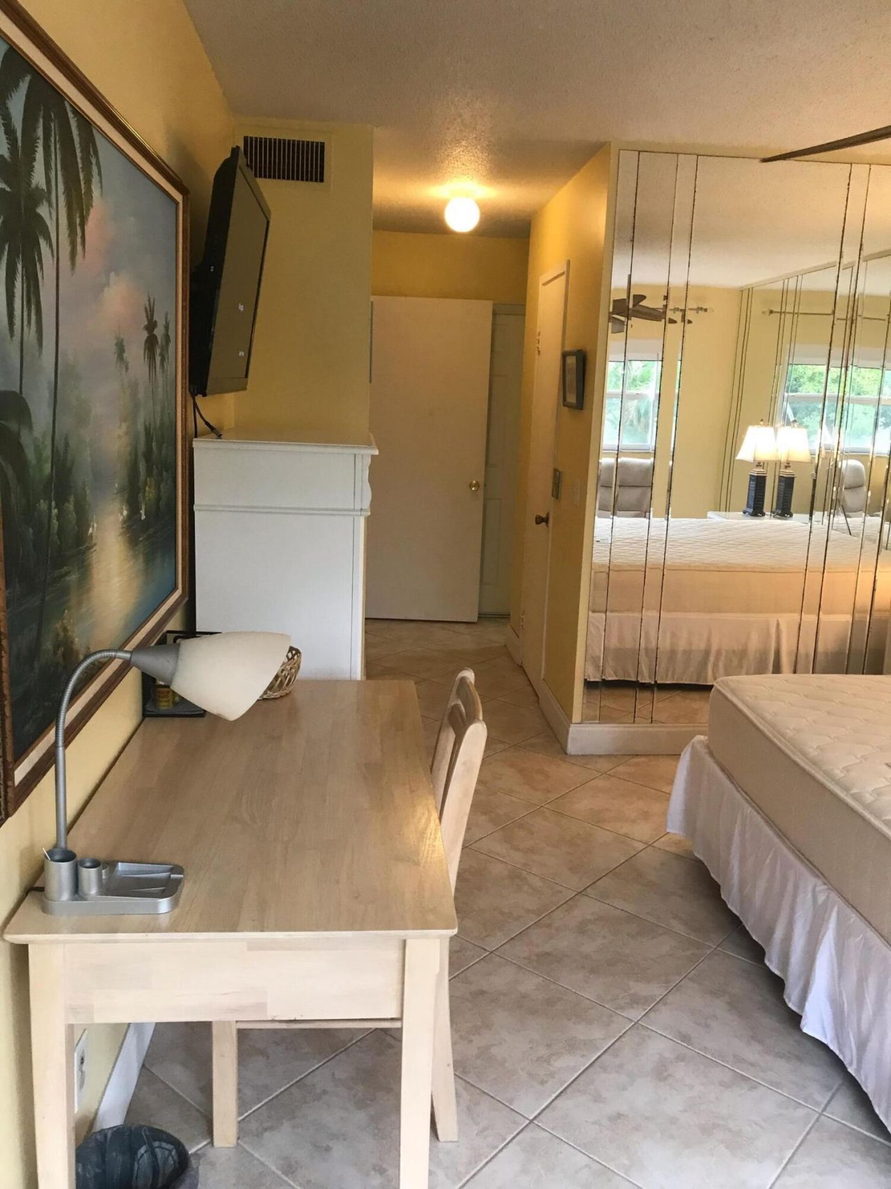 200 NE 14th Avenue, Unit Apt 222, Hallandale Beach, FL 33009 Photo