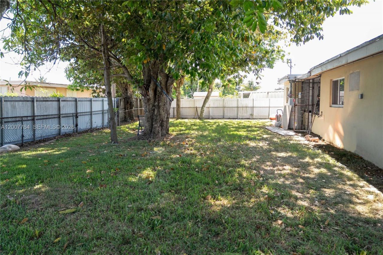 4000 NW 195th St, Miami Gardens, FL 33055 Photo