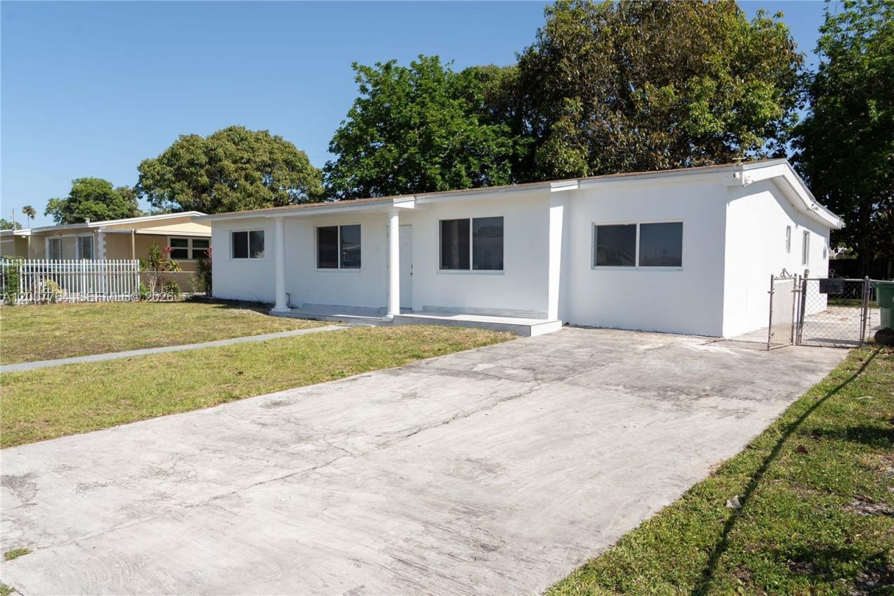 4000 NW 195th St, Miami Gardens, FL 33055 Photo