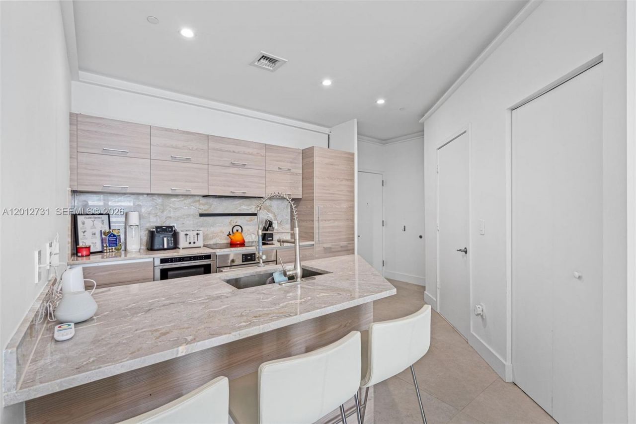 1300 S Miami Ave, Unit PH5209, Miami, FL 33130 Photo