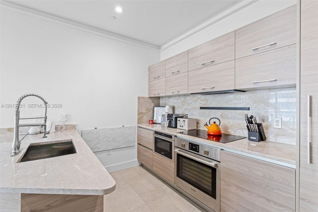 1300 S Miami Ave, Unit PH5209, Miami, FL 33130 Photo