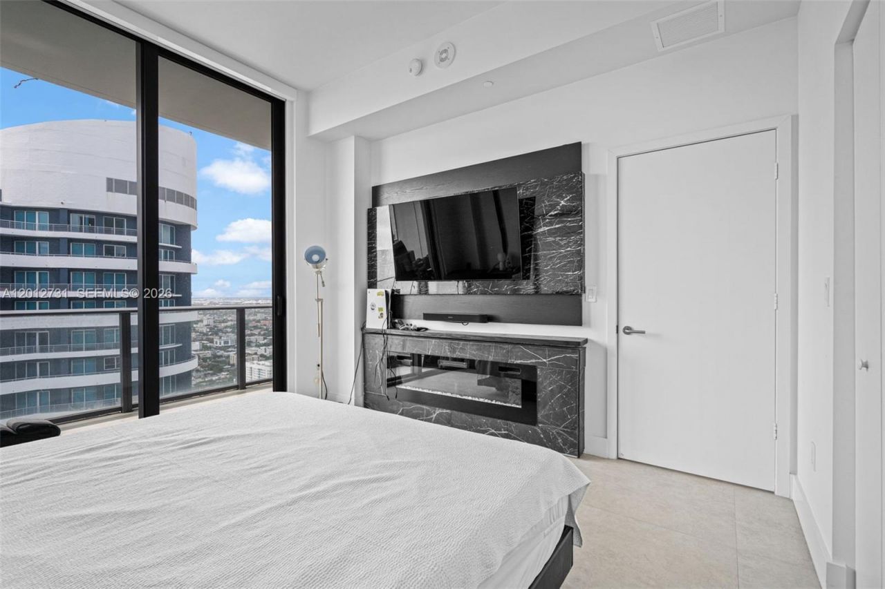 1300 S Miami Ave, Unit PH5209, Miami, FL 33130 Photo