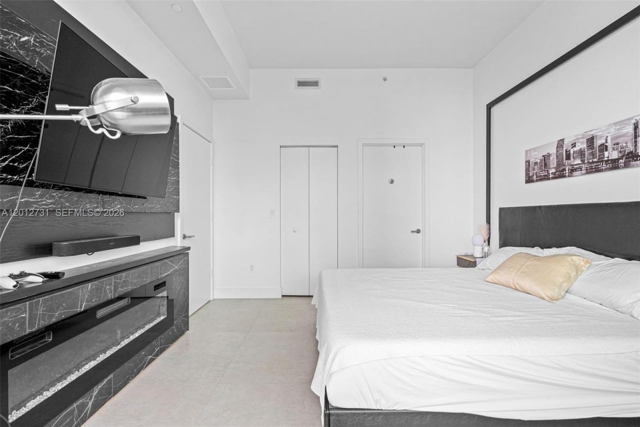 1300 S Miami Ave, Unit PH5209, Miami, FL 33130 Photo
