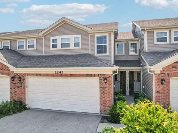 1245 Prairie View Parkway , Cary, IL 60013