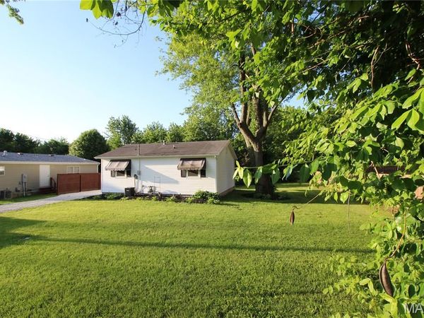 704 E Mortimer Street, New Florence, MO 63363