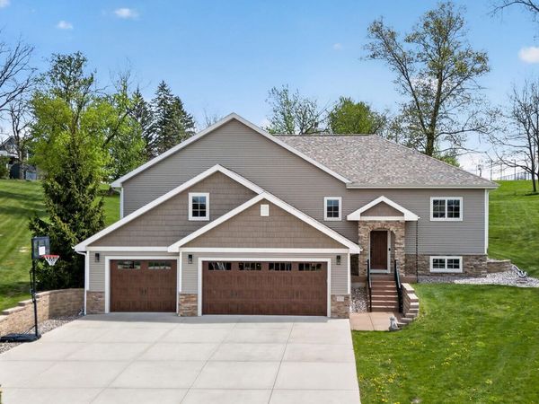 111 Savannah Circle, Barneveld, WI 53507