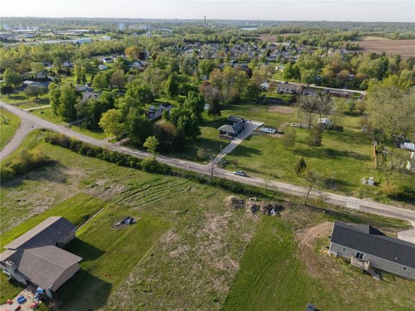 2641 Union Dr , Cedar Rapids, IA 52404