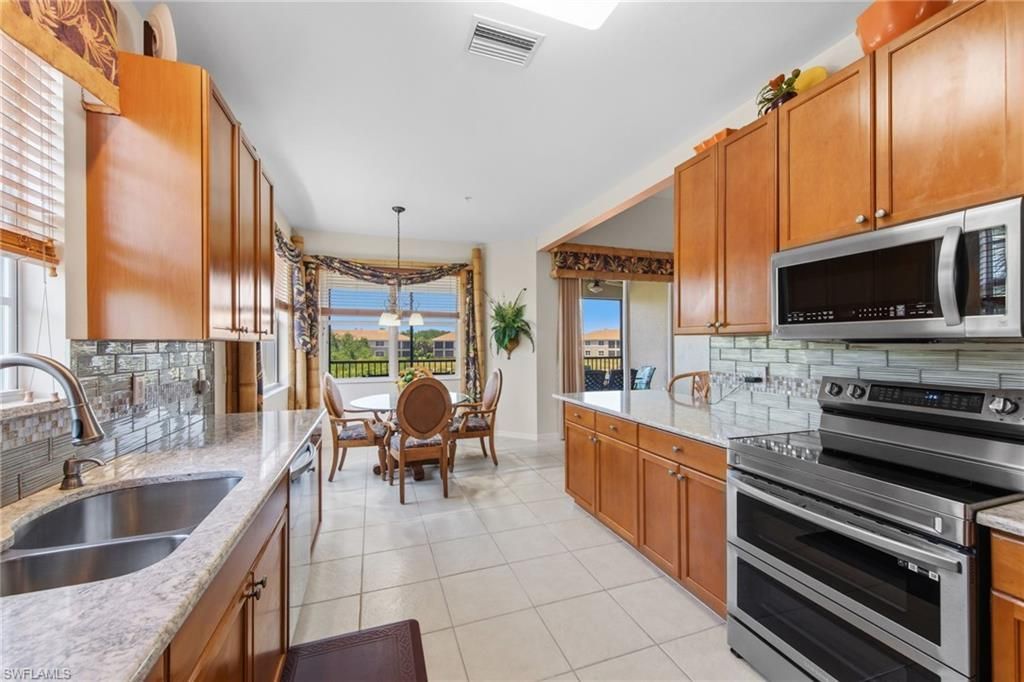7090 Bay Woods Lake Ct, Unit 201, Fort Myers, FL 33908 Photo