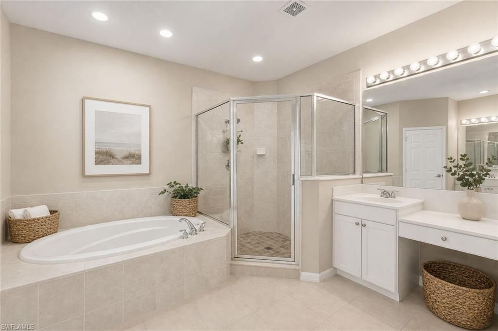 7090 Bay Woods Lake Ct, Unit 201, Fort Myers, FL 33908 Photo