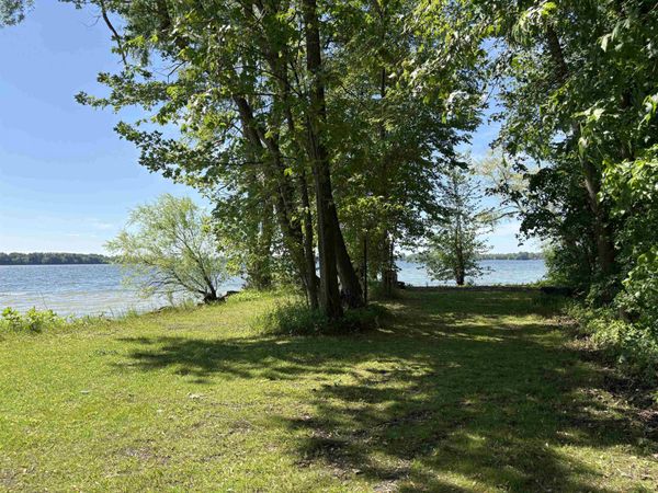 255 Canal Lane, North Hero, VT 05474