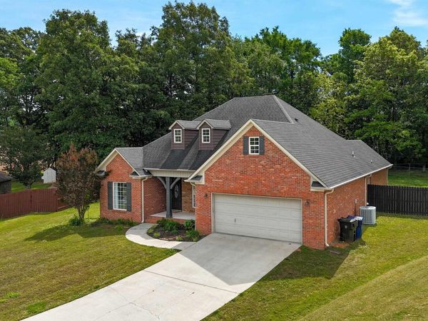 146 Bucks Pocket Drive, New Market, AL 35761