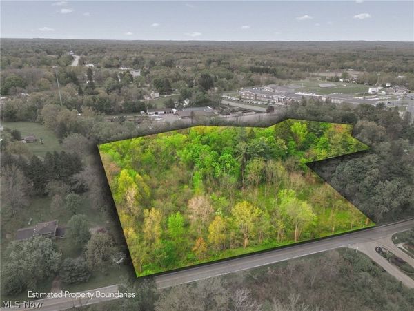 Sanitarium Road , Akron, OH 44312