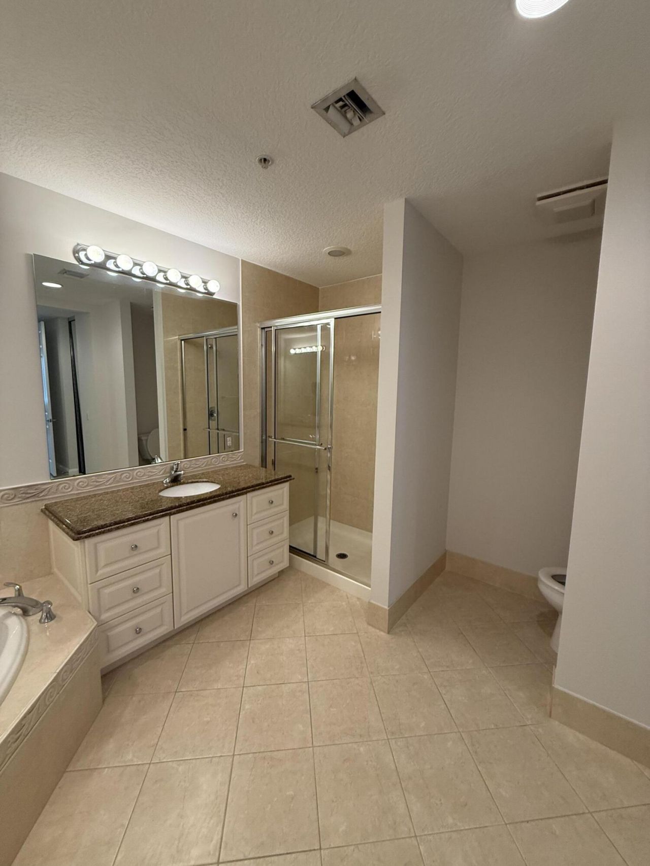 4 Harbour Isle Drive E, Unit 204, Fort Pierce, FL 34949 Photo