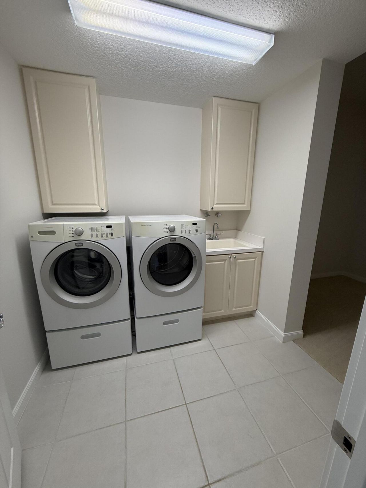 4 Harbour Isle Drive E, Unit 204, Fort Pierce, FL 34949 Photo